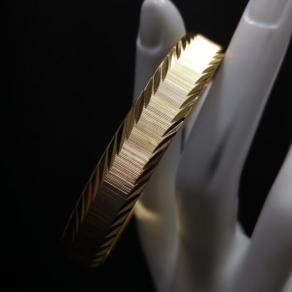 Monet 1960 Textured Gold Plated Bangle Bracelet #3263 Vintage Jewelry Book Piece - Picture 3 of 10